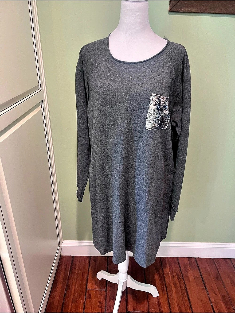 NWT Gray Long Sleeve Midi sweatshirt Dress Like New